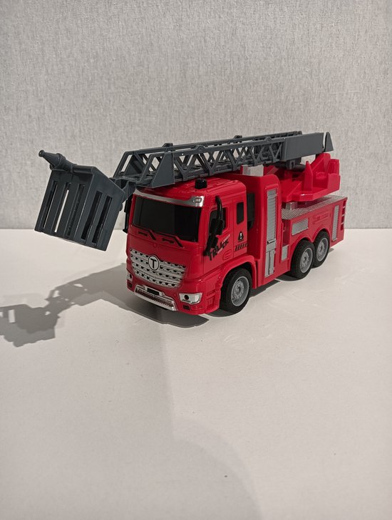 rc auto bestuurbare brandweer auto fire truck R/C Fire Truck - bestuurbaar Brandweerwagen vrachtwagen